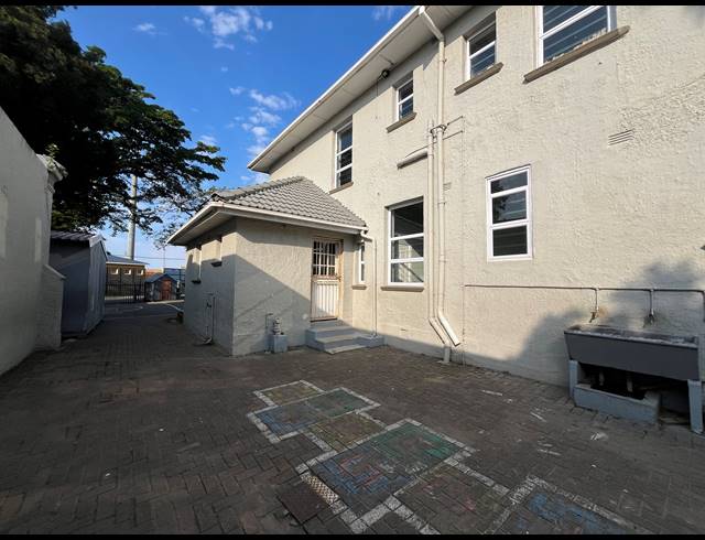 676M² OFFICE FOR SALE IN SOUTHERNWOOD